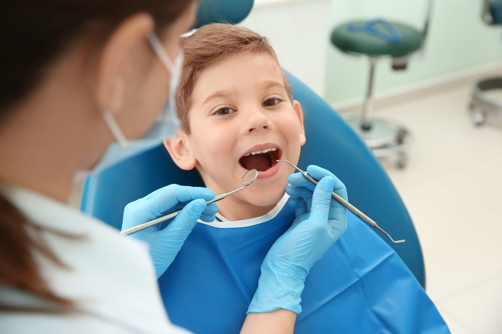 what-to-look-for-when-trying-to-find-a-dentist-for-kids